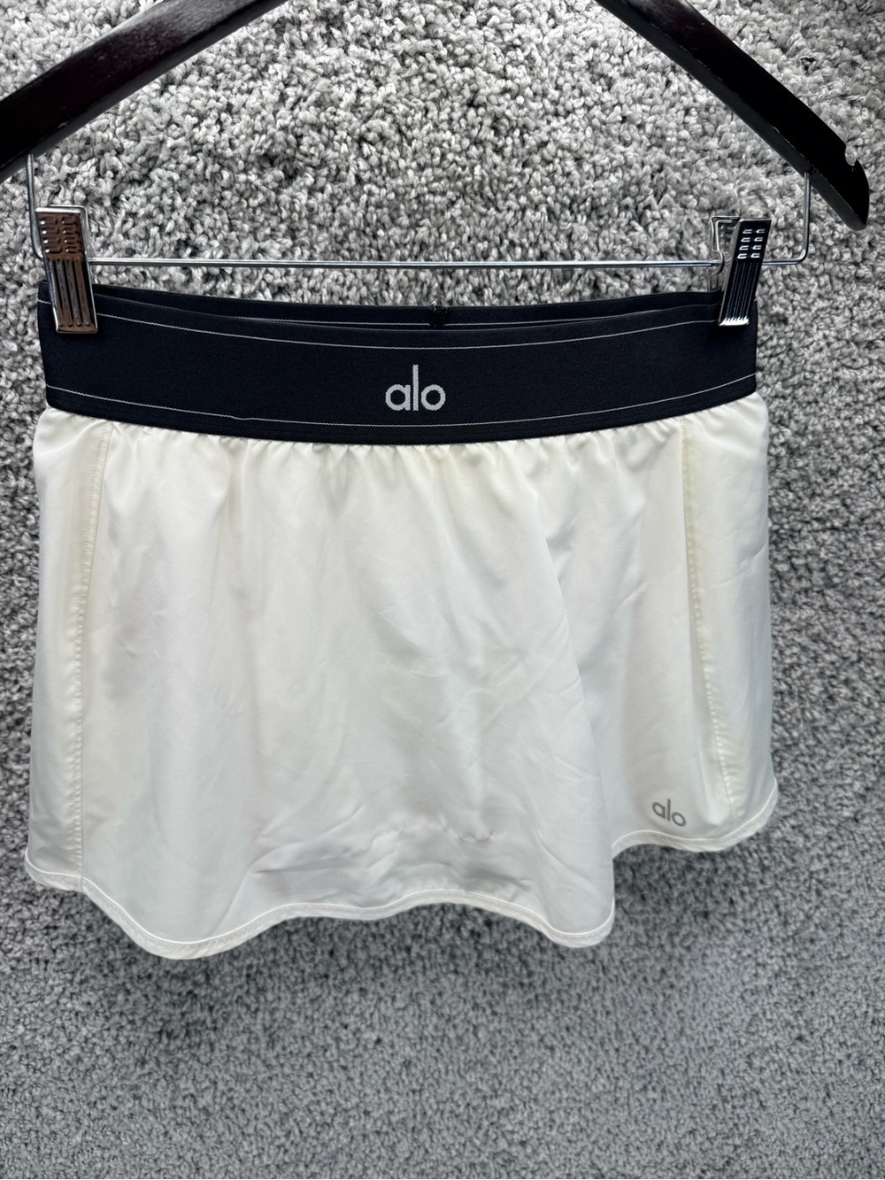 ALO Yoga White Skort with Black Elastic Waistband